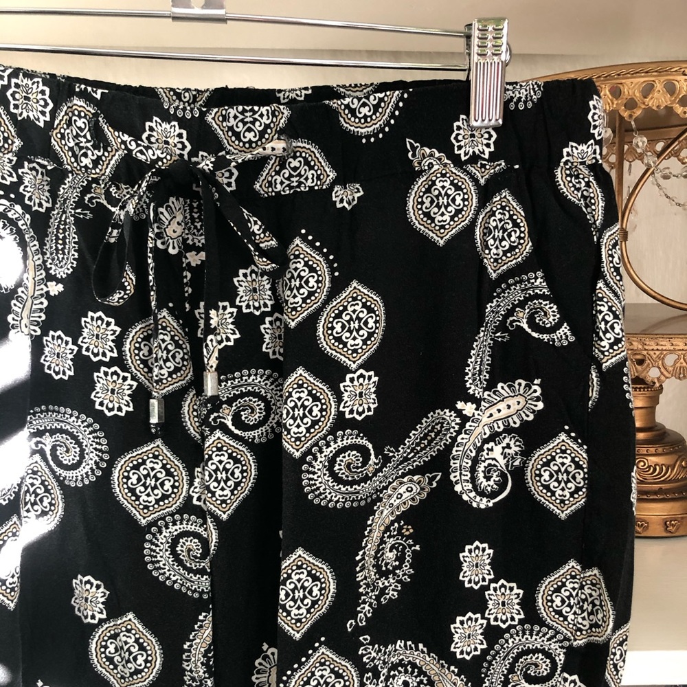 Old Navy Summer Cropped Pants